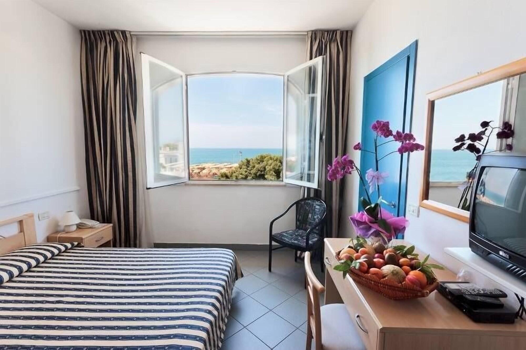 Hg Hotel Il Settebello Марина-ди-Чечина Экстерьер фото